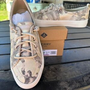Sperry crest vibe loafer leather camo ivory